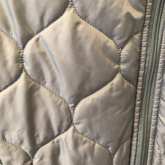 TAHARI SPORT / Grey / Puffer Style Vest / size S - Picture 4 of 10
